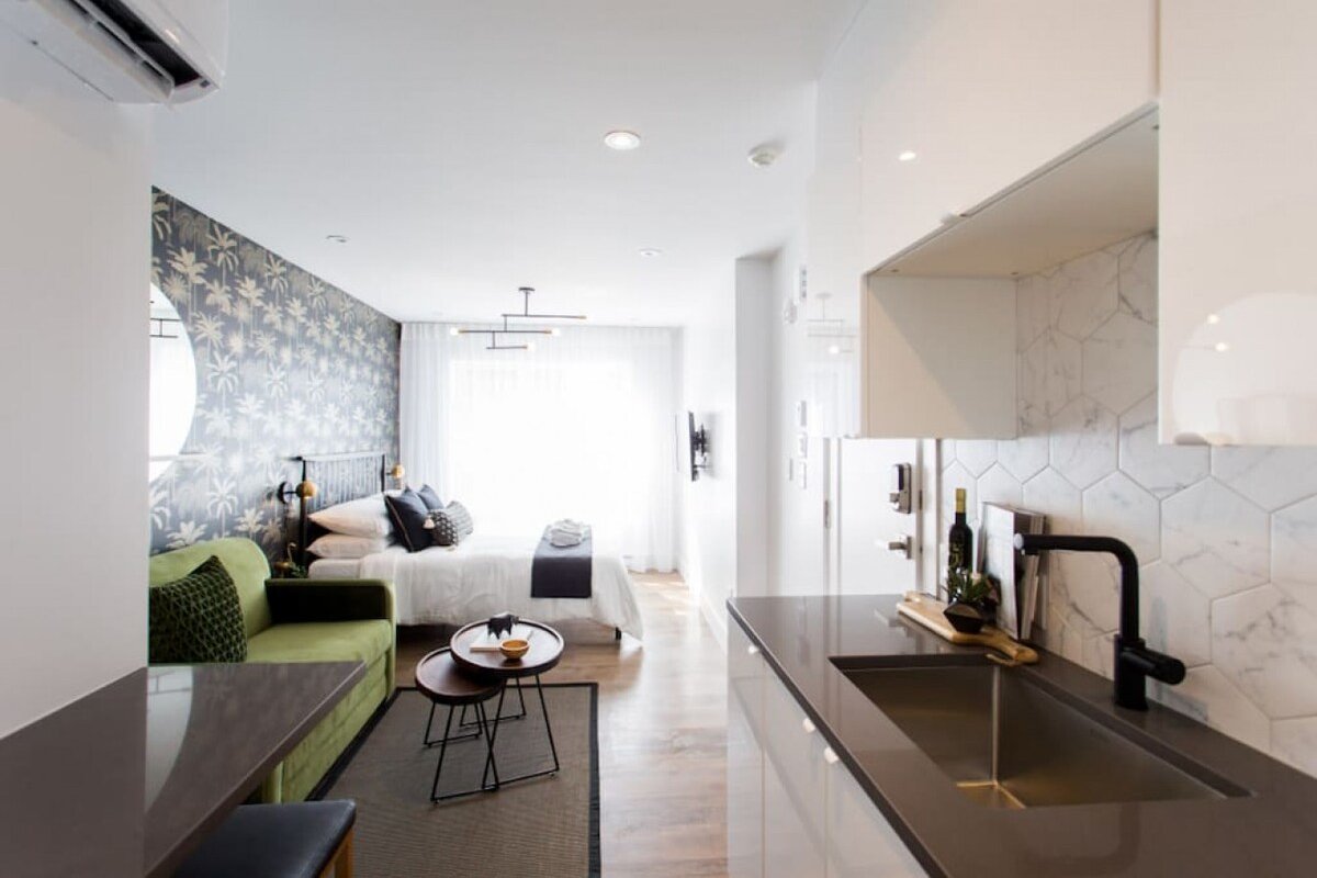 Four Stunning Suites on Private Floor by Denstays gallery image 2