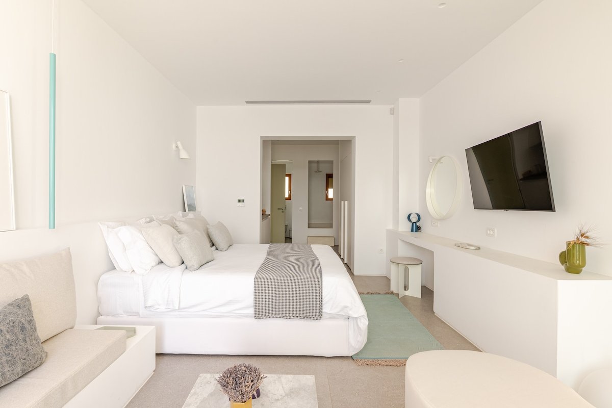 Villa Mimaze Minimalist Living gallery image 3