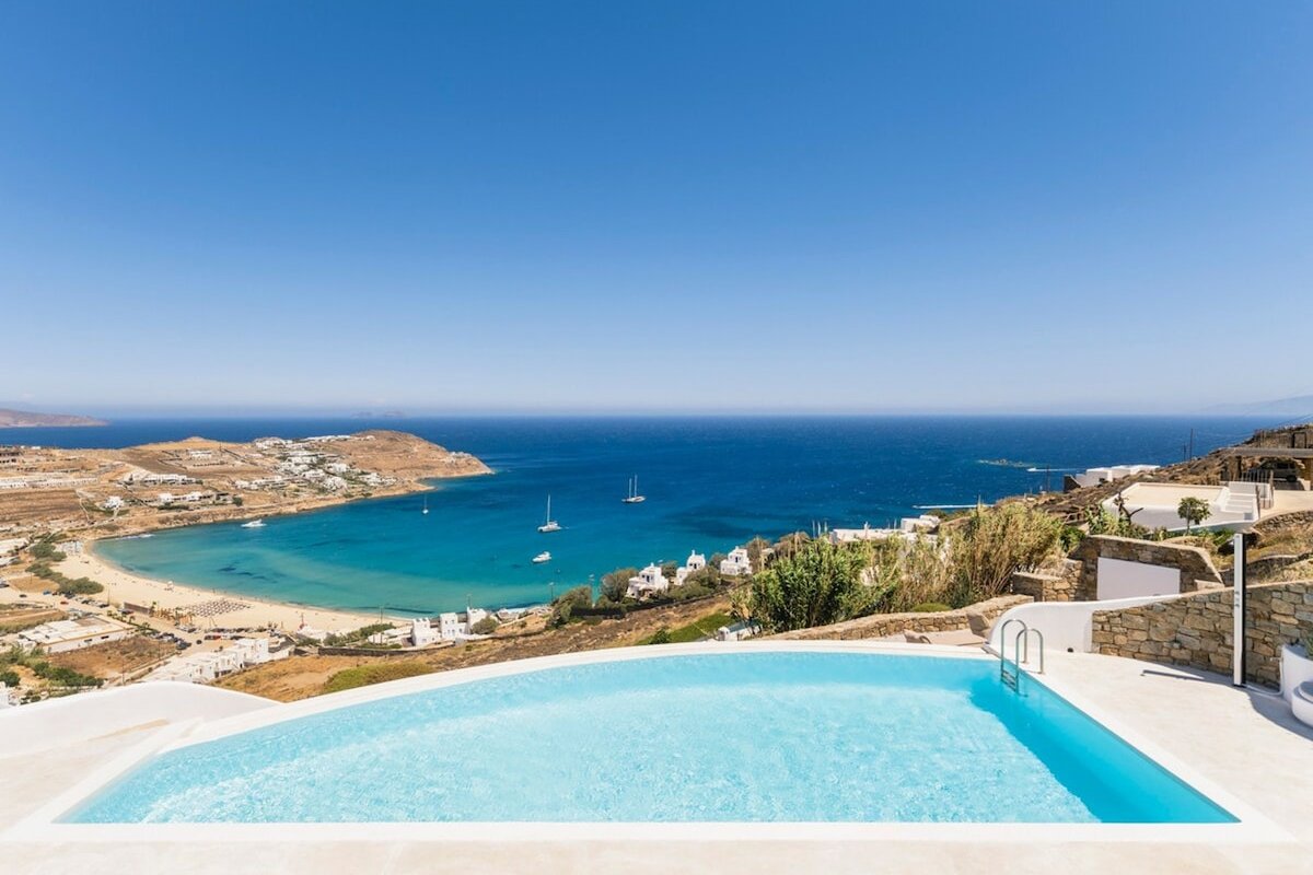 Luxury villa with stunning views above Kalo Livadi gallery image 2