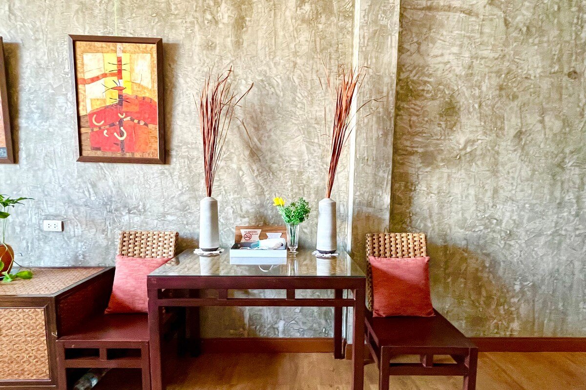 3Houses/10 Bedrooms/9.5 Bathrooms/ Free Pick Up* gallery image 5