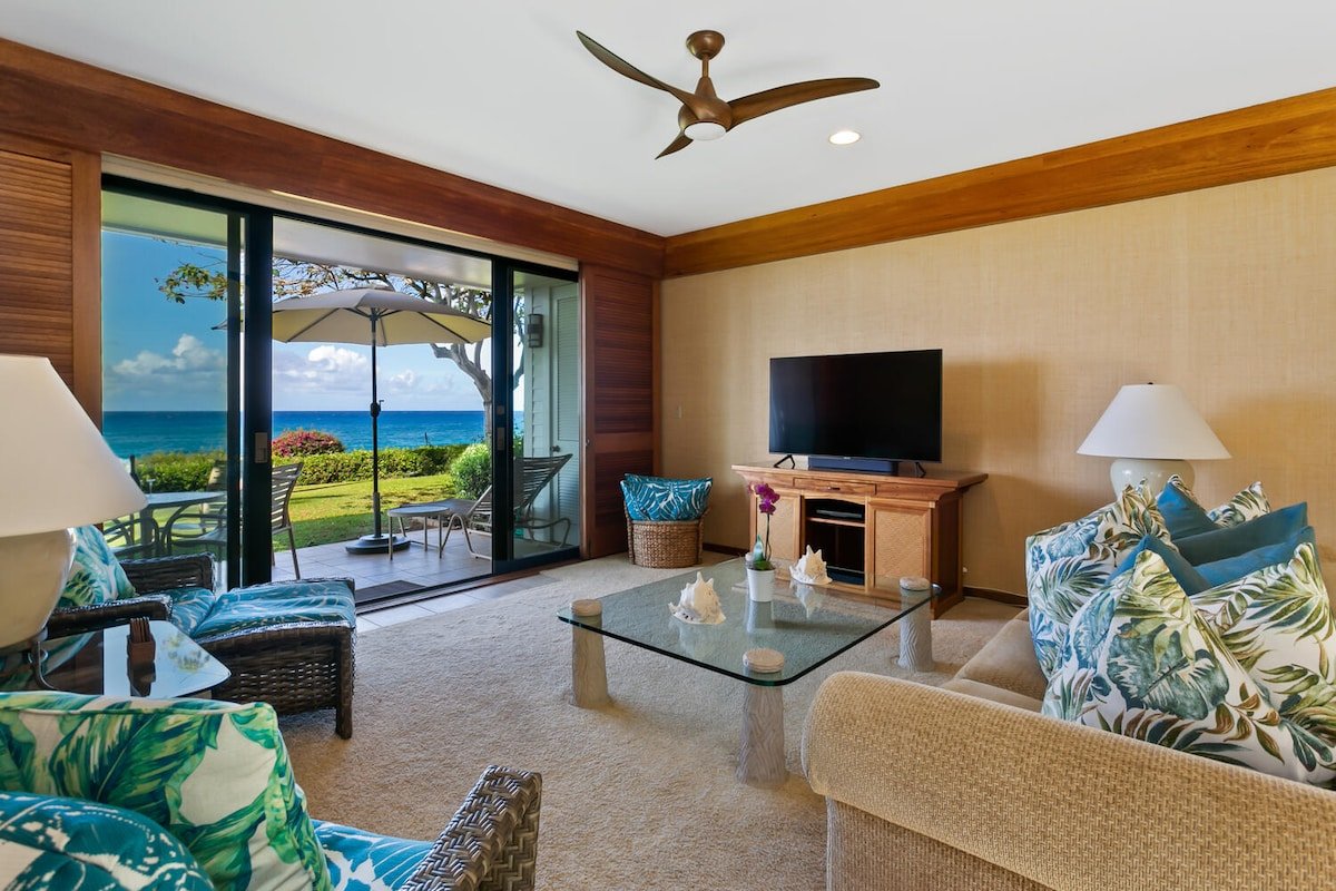 Oceanfront Breezy Corner Condo w/ Air Conditioning gallery image 2