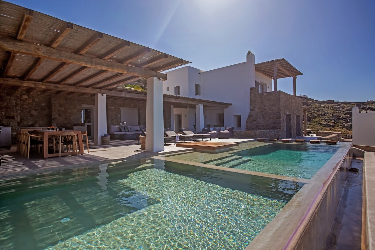 AURA Sunset Pool Villa- 6 Bedrooms gallery image 2