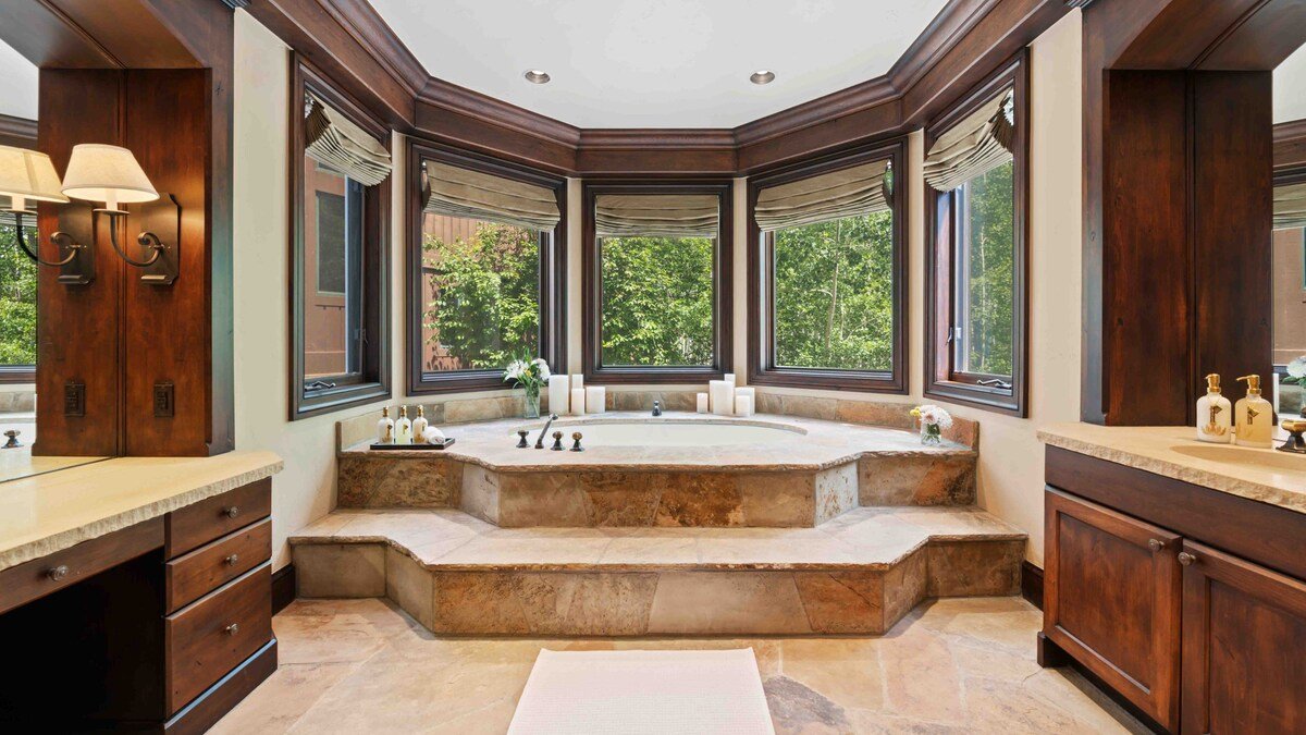 Luxury Ski-in/out Estate + Game Room | Paragon gallery image 2