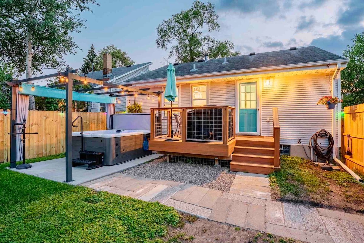 Twin Cities Oasis | Hot Tub gallery image 2