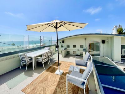Dream Manhattan Beach House Steps from the Sand