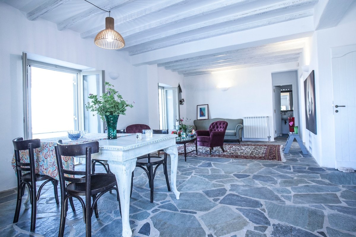 Villa Uriah- Dreamy luxury villa in the mountains gallery image 4