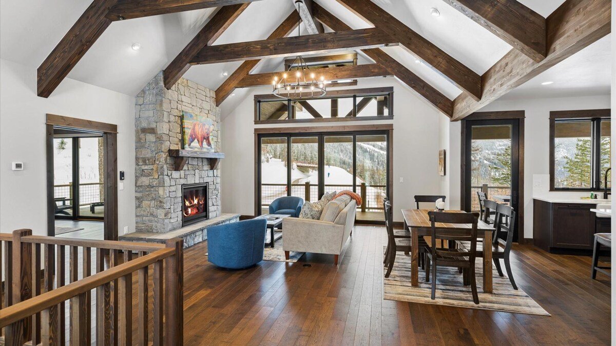 The Sunrise Ridge Chalet gallery image 2
