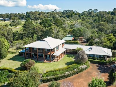 The Manor: Family Country Retreat Near the Coast