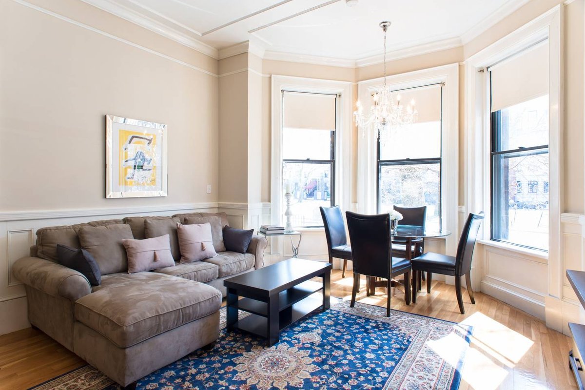 Large 2 BR|2 BA + Patio in Back Bay