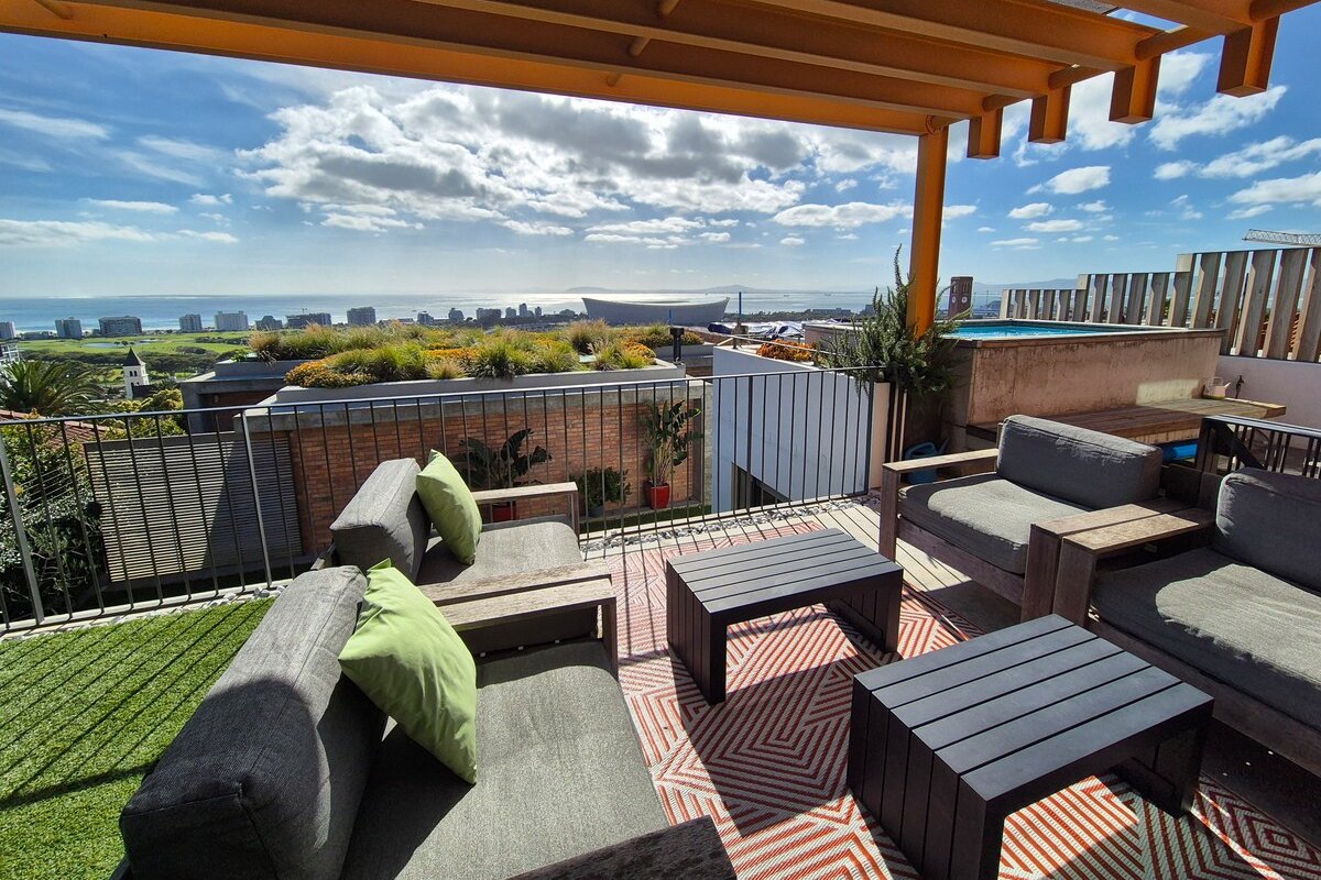 Backup-Powered Upper Green Point Luxury Villa gallery image 5