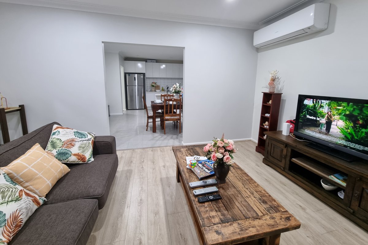 2 House Huge Family Retreat 4BR House+2 BRBungalow