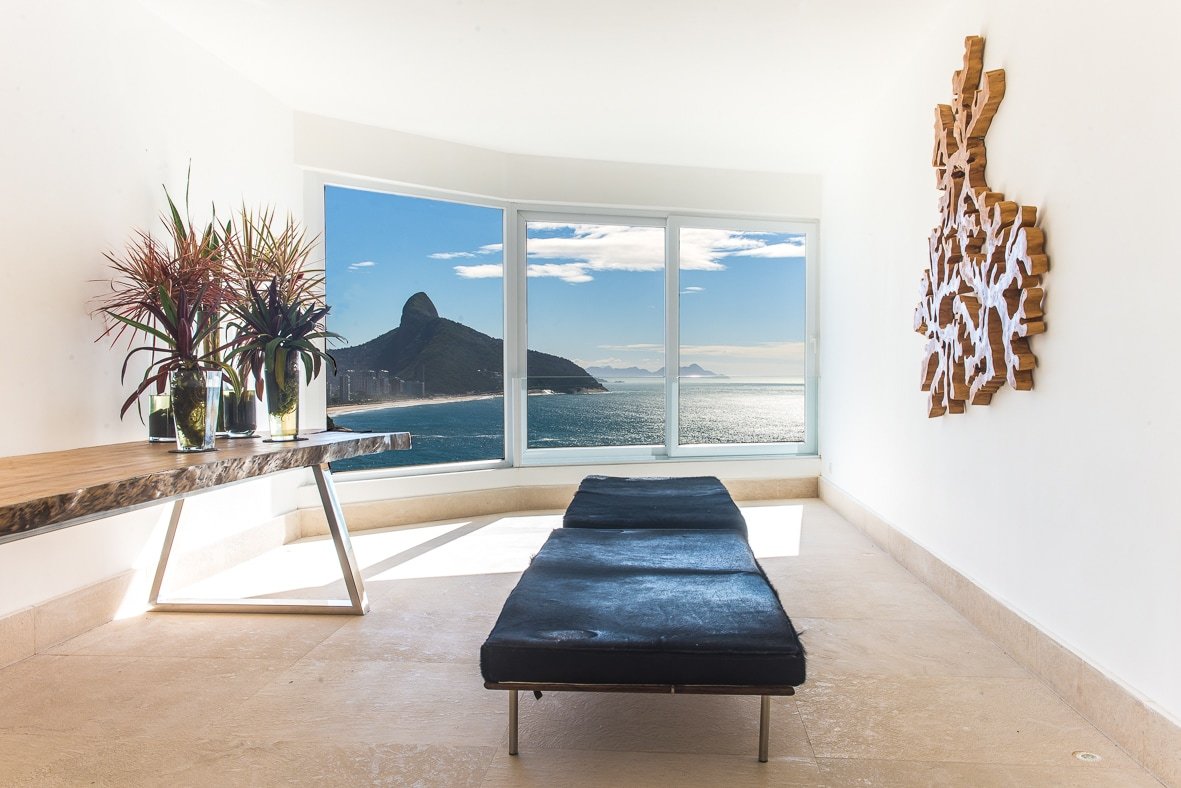 Villa Rio –Magnificent Ocean Front House in Joá gallery image 5