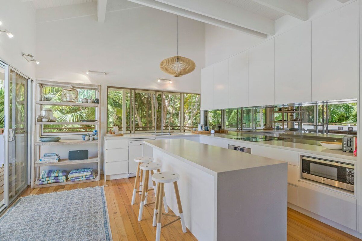 Beachside Oasis with Pool Close to Beach gallery image 3