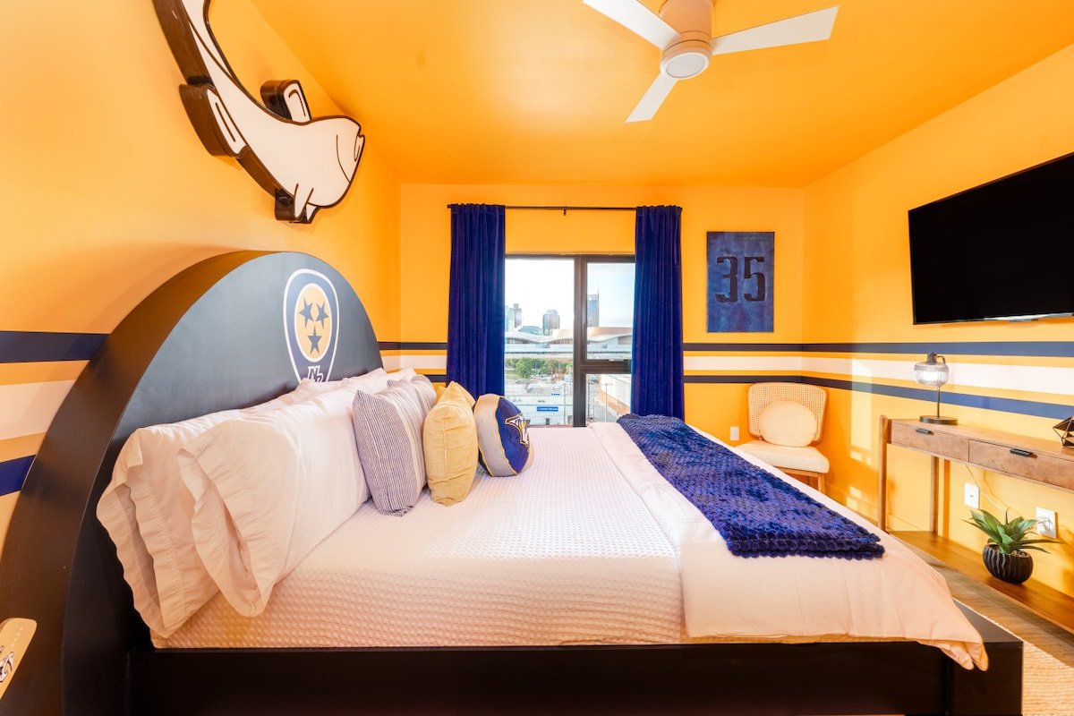 Skybox Suite |Holiday Fireworks from Balcony gallery image 3