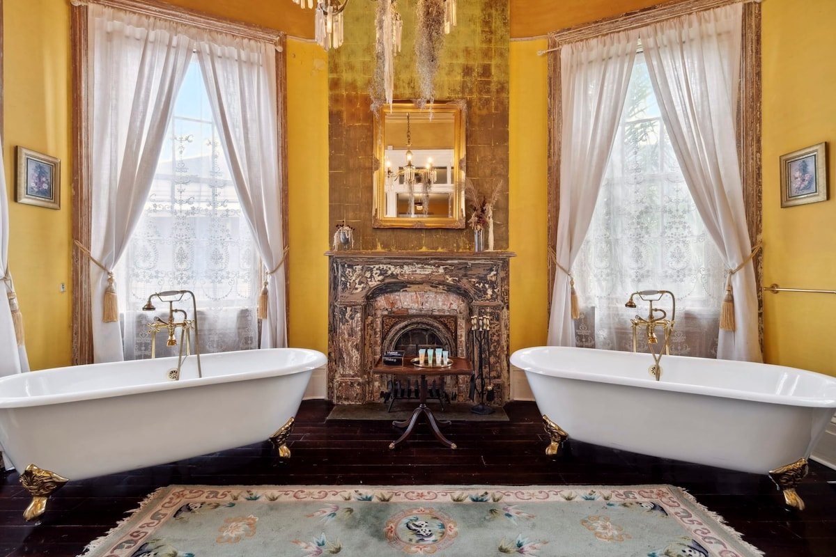 Historic Mansion Heated Pool & Courtyard 5br|5.5ba gallery image 2