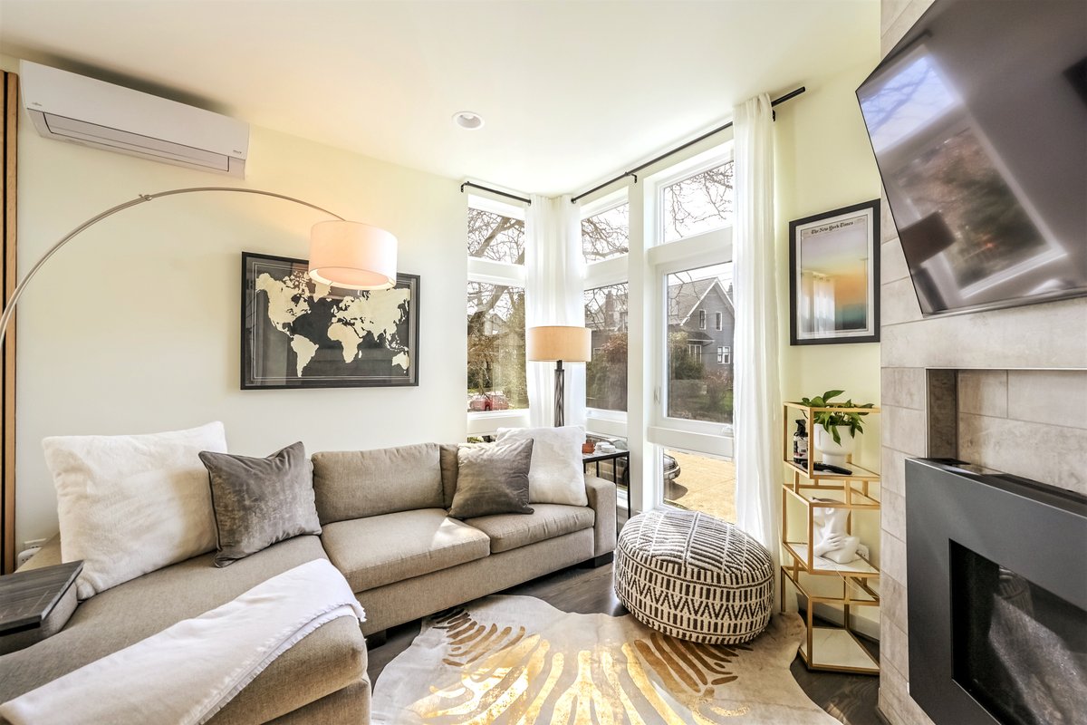 Modern 3 Bedroom in Queen Anne with Rooftop + AC