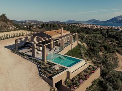 Kalos The Project / Villa Charis