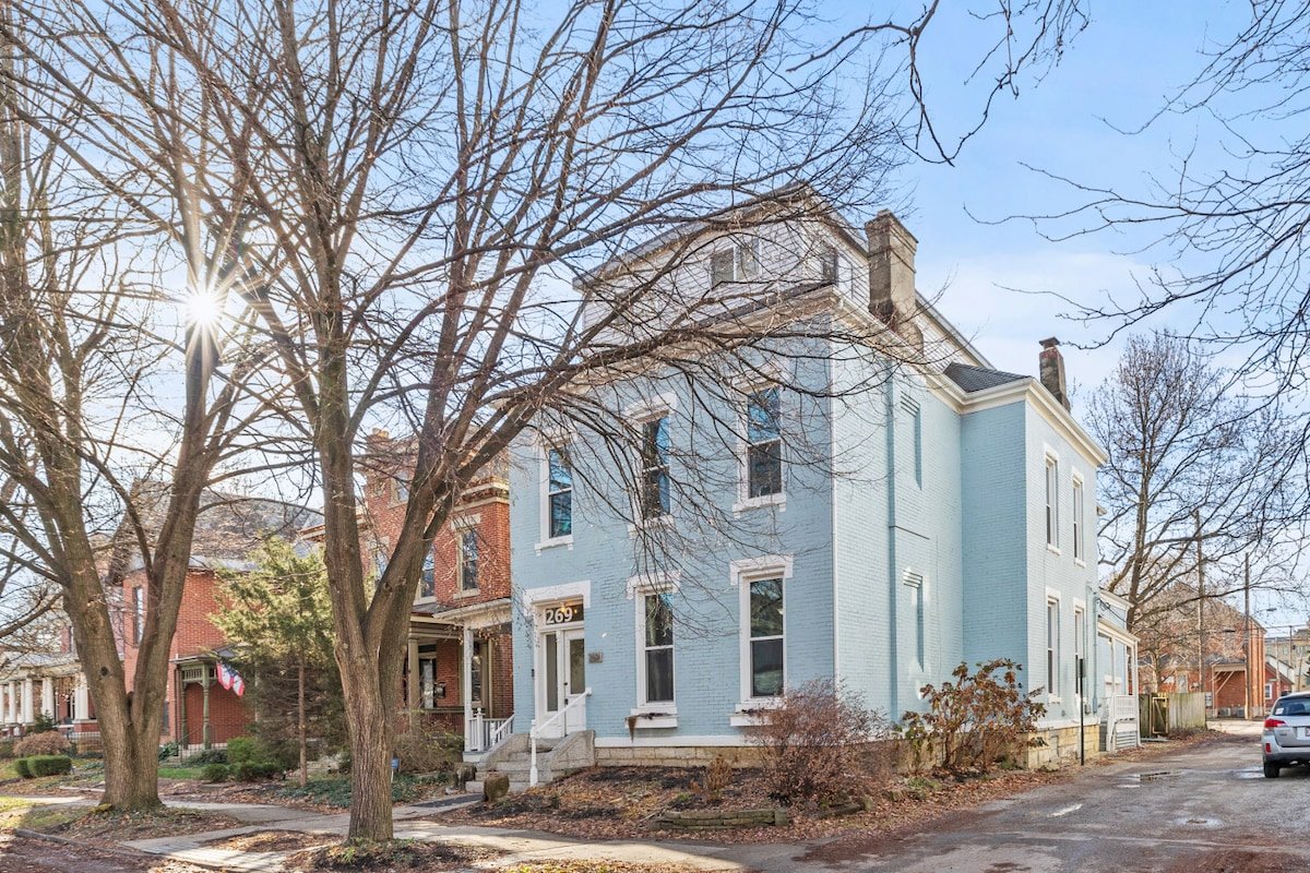 Family-Friendly 5BR Home w/ Private Spa gallery image 2