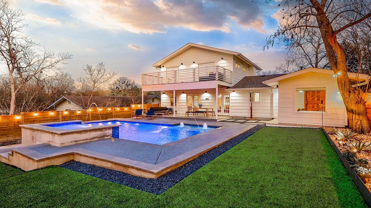 Pool, Hot Tub, BBQ Grill – Mins to Downtown ATX! gallery image 2