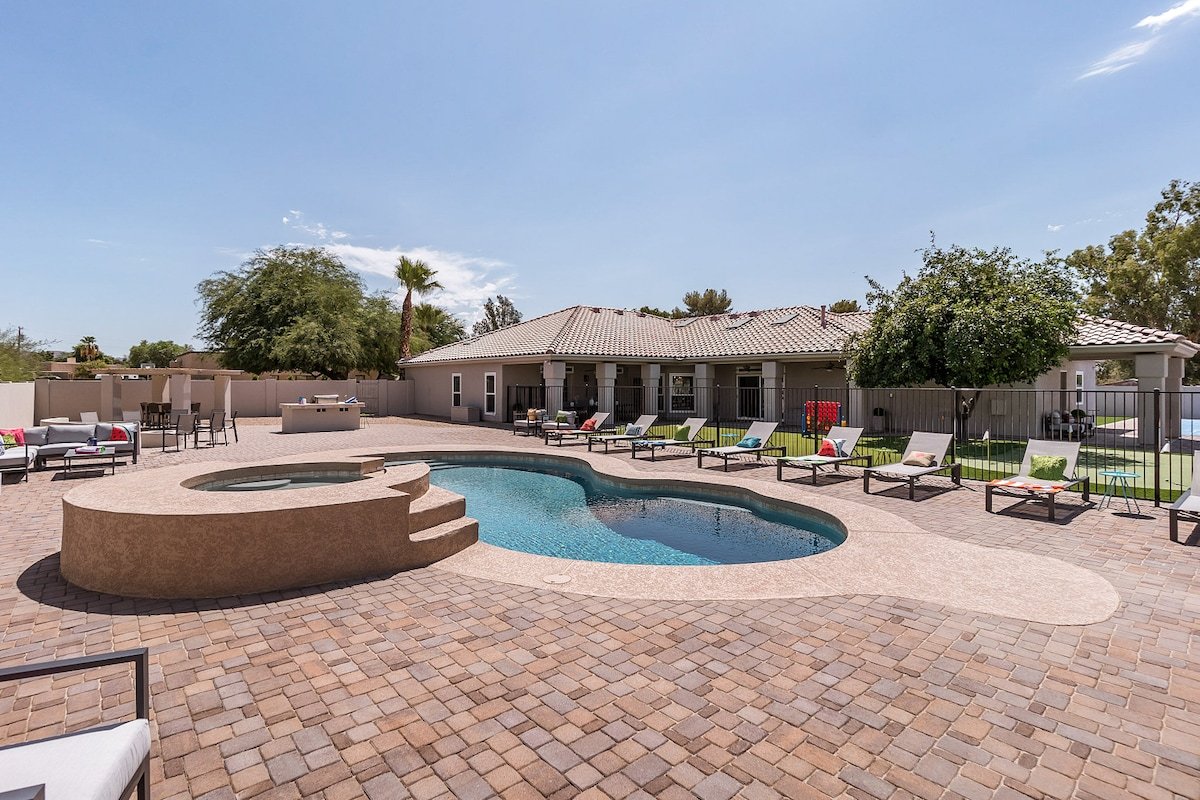 The Playhouse Retreat gallery image 2