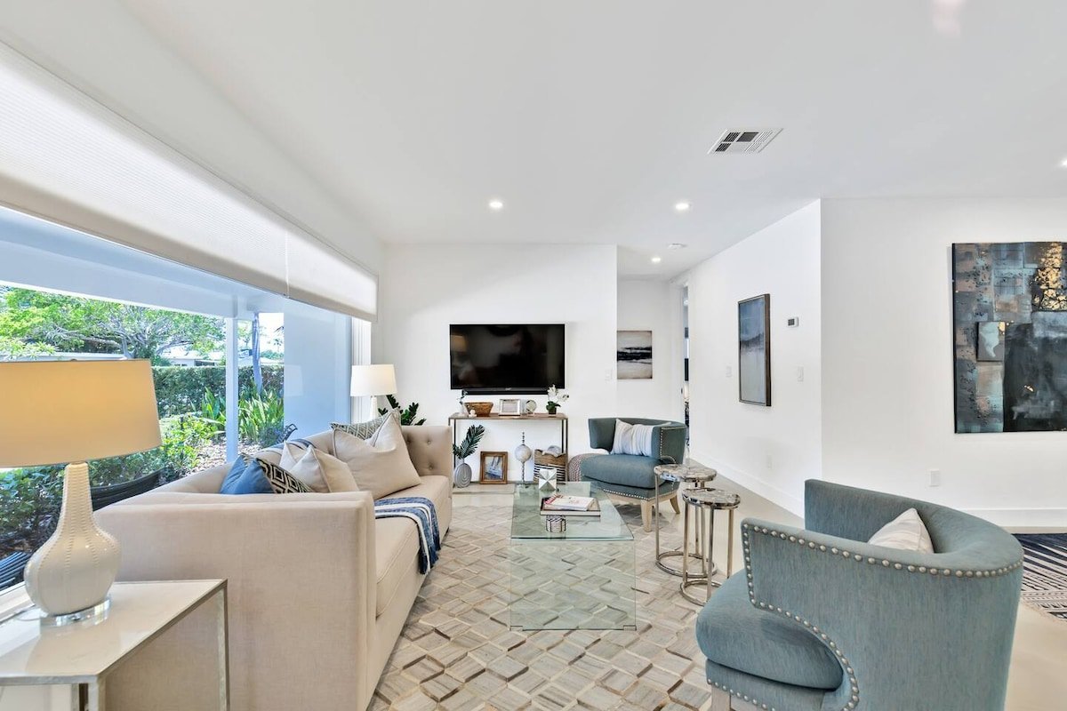 Heated Pool HotTub Managed by BNR Vacation Rentals gallery image 3