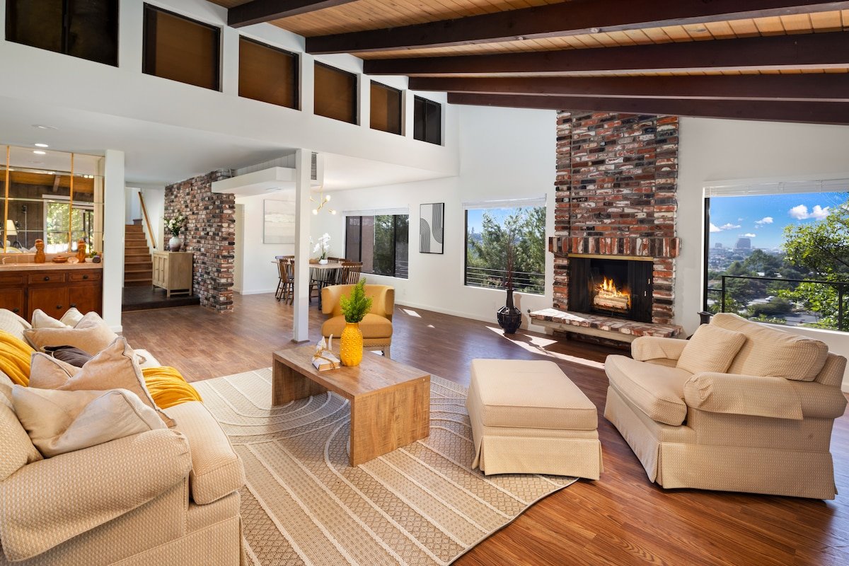 Luxury Home with City View | Close to LA gallery image 2