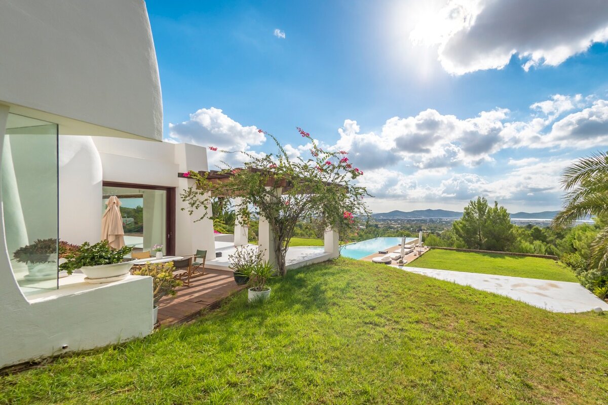 Panoramic Sea Views- Gardens- Infinity Pool gallery image 5