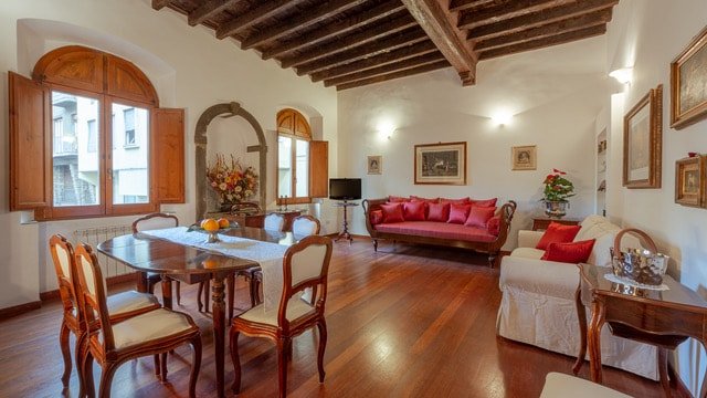 Ponte Vecchio | Oltrarno Ruby Flat gallery image 2