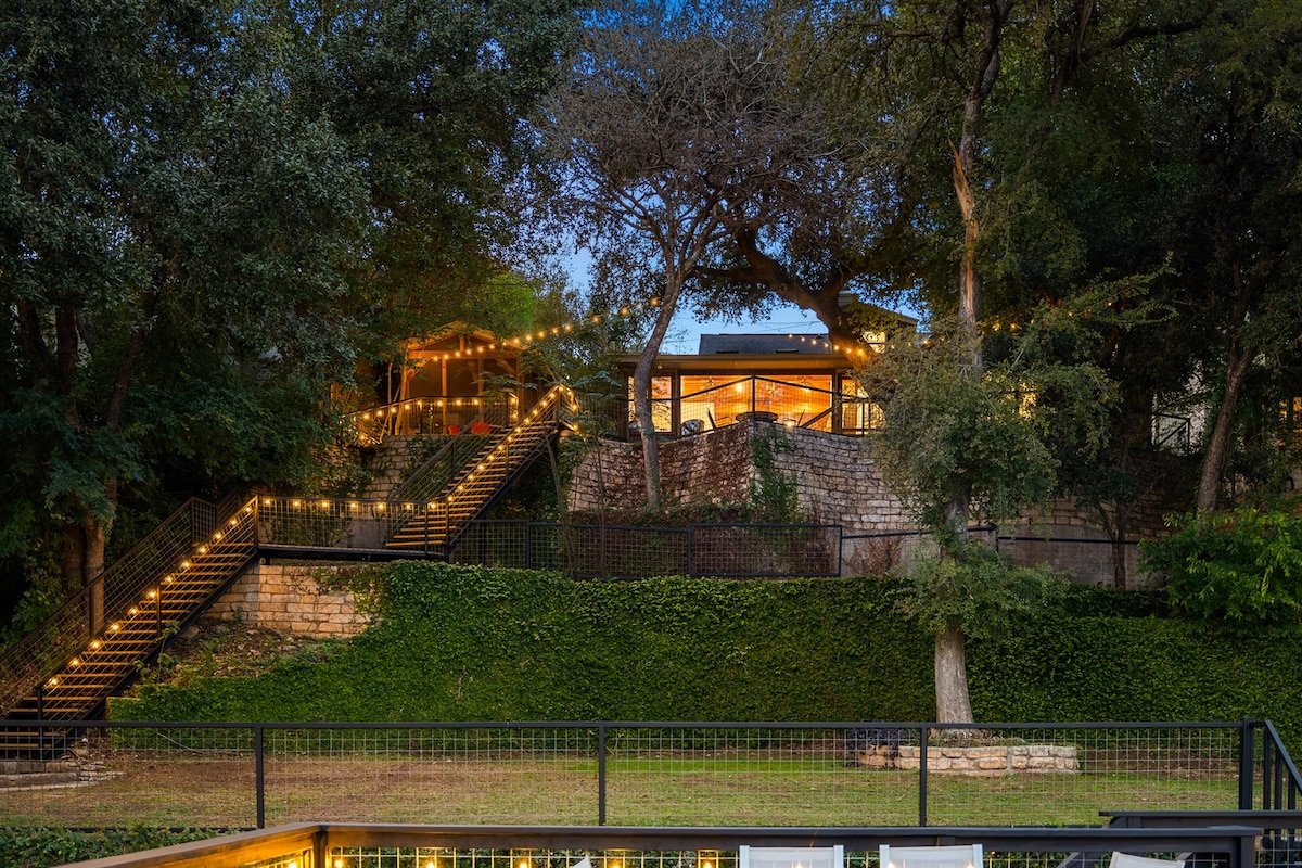 Gorgeous Lakehouse ~Private Boat Slip~ Lake Austin gallery image 3