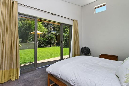 Photo 3 of Higgo Crescent accommodation in Higgovale, Cape Town with 3 bedrooms and 2 bathrooms