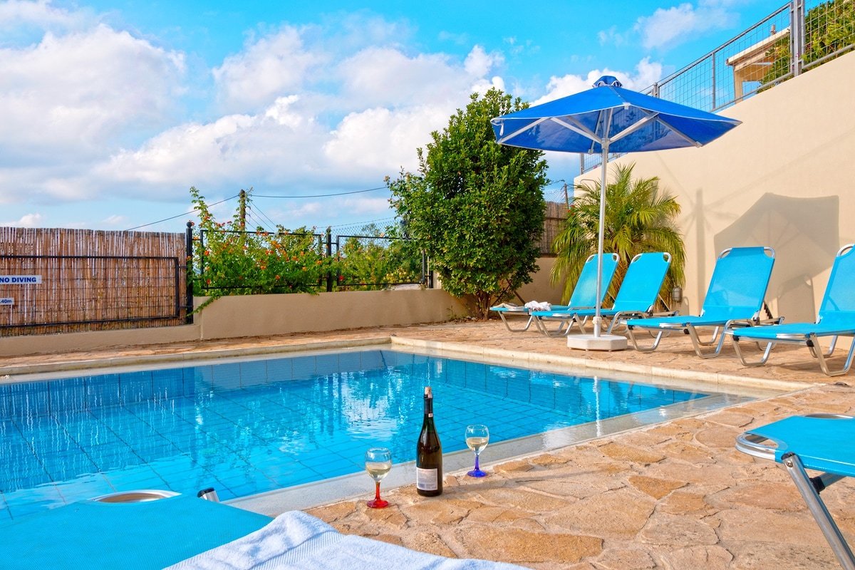 Traditional villa with outstanding sea view gallery image 4