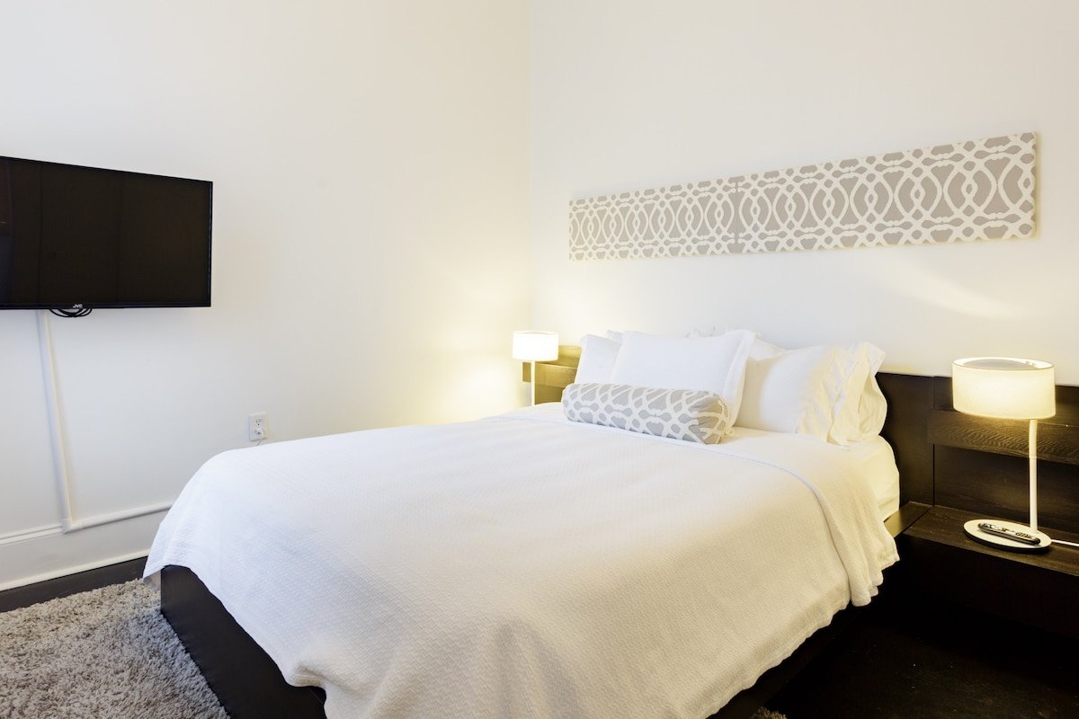 Walk to the French Quarter from Financial District Apartment gallery image 4