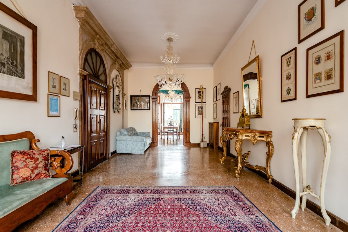 Luxury apartment “La Fenice” gallery image 5