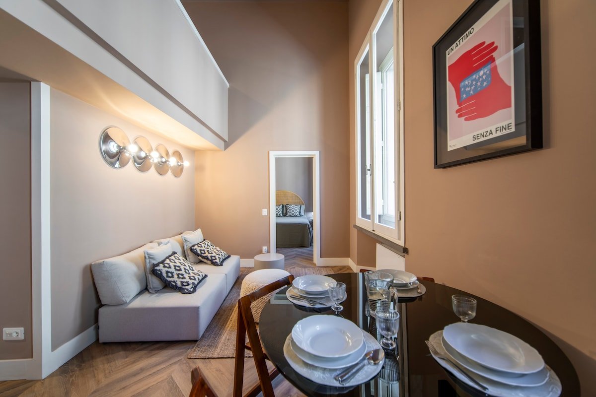 Stylish Apartment on the Lungarno in Florence gallery image 3