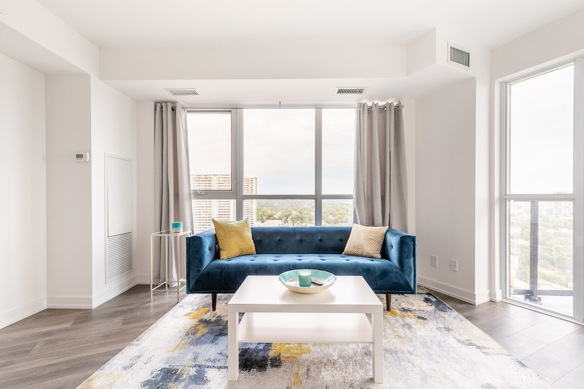 2bdrm+2 bth~Stunning View/Gym/Netflix/Pet Friendly gallery image 2