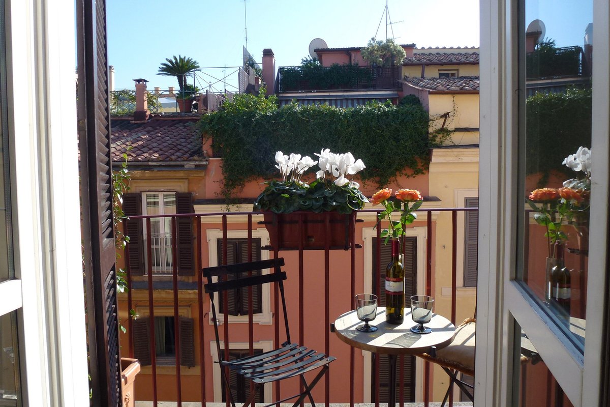 Perfect Bright Prime Spanish Steps-Balconies-Chic