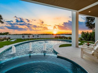 Beachfront Luxury – Resort Pool – Steps to Village