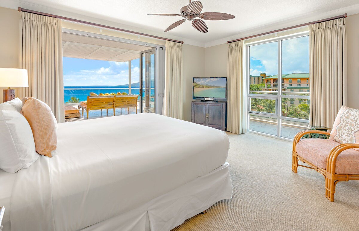 Maui Resort Rentals: 3BR Royal Oceanfront Suite gallery image 4