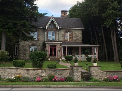 Mt Hope House: Large group historic house by UofR