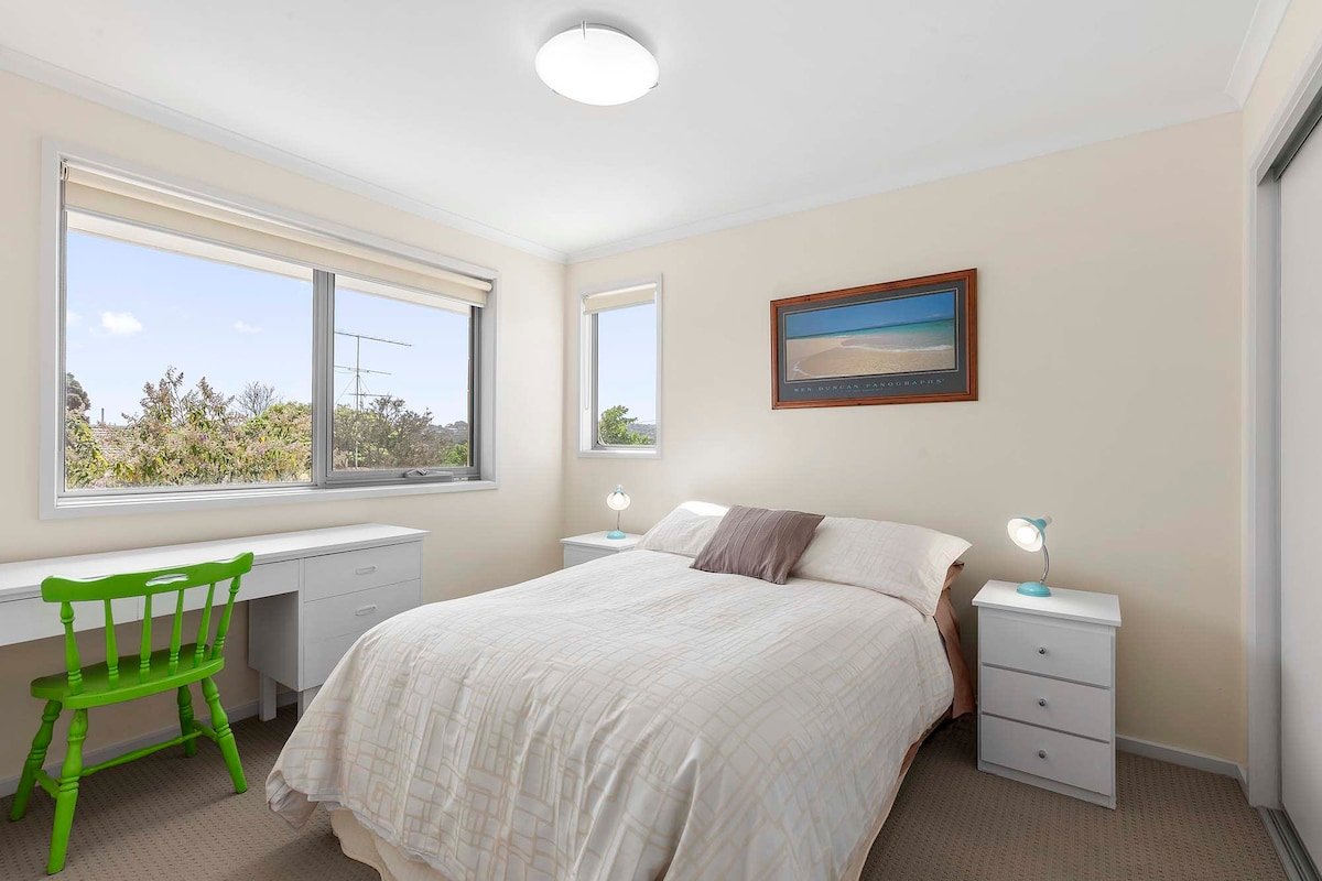 Retro Twist , Modern Town House gallery image 5