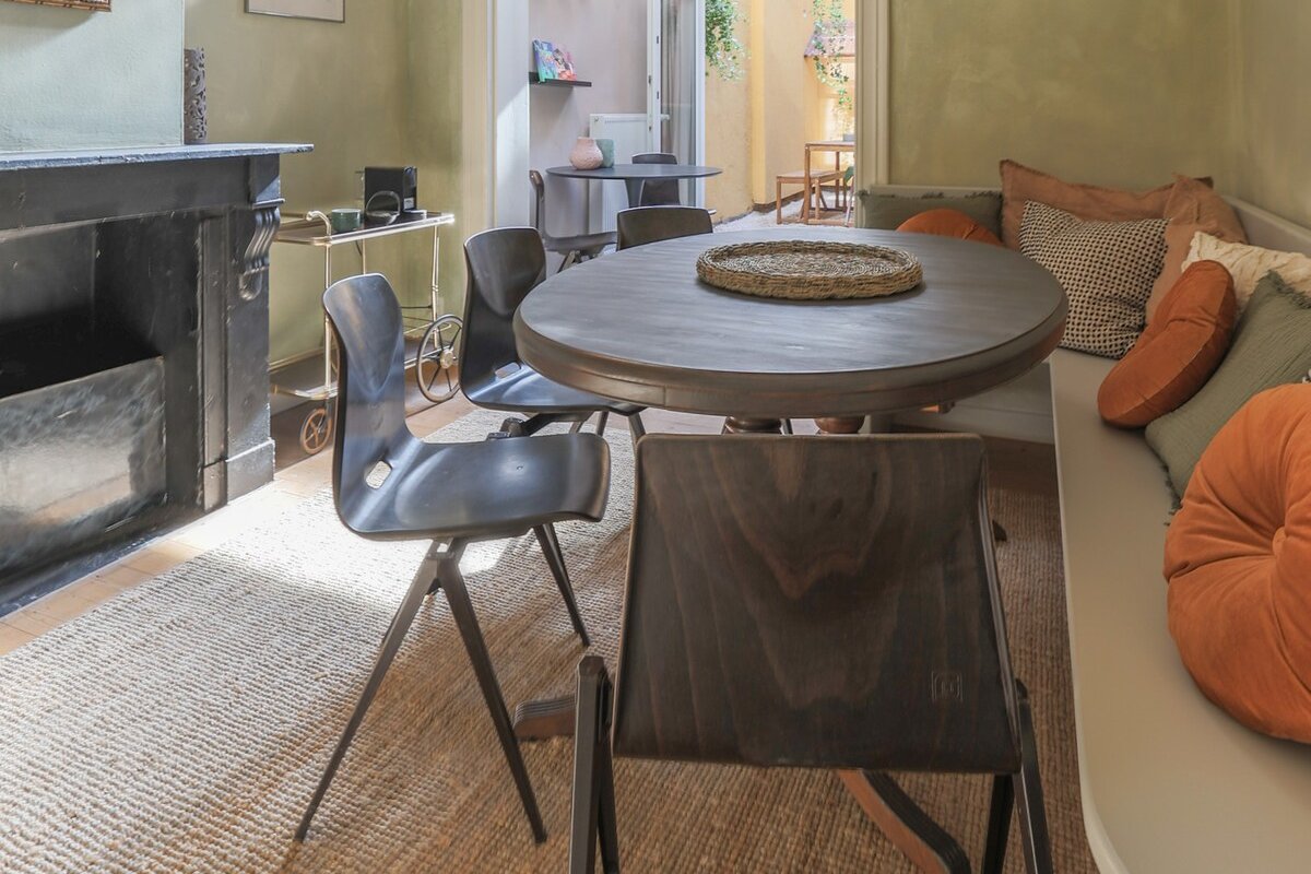 Charming Family Townhouse in Antwerp | Sleeps 12 gallery image 5