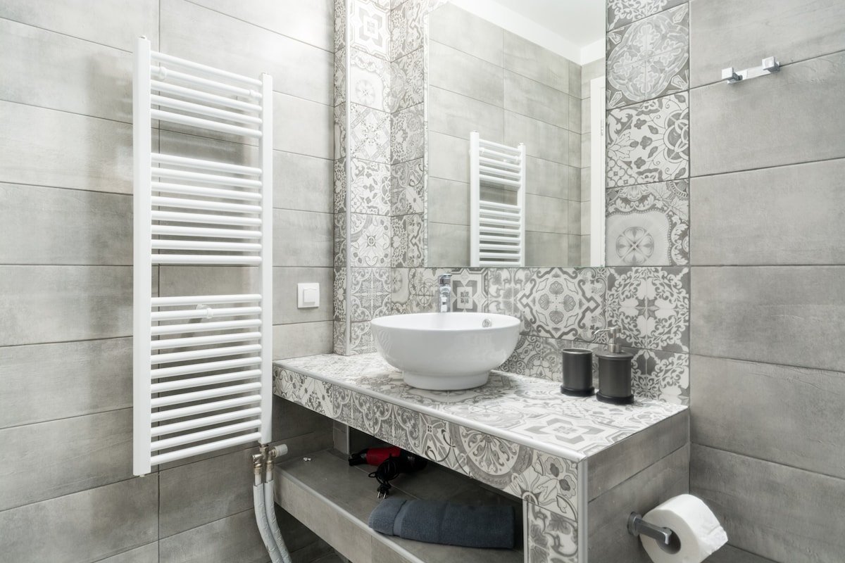 Lower Penthouse with Big Terrace & Lycabettus View gallery image 5