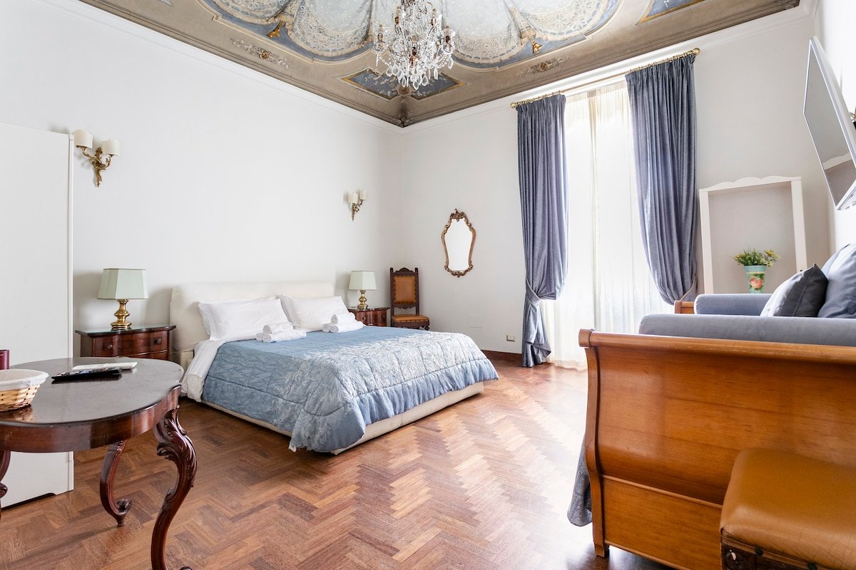 Original Frescoed Ceilings of 1900 gallery image 4