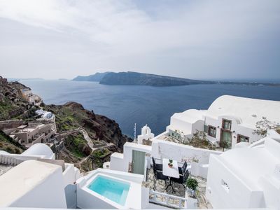 Ambi, Authentic Cycladic Cave Villa | Caldera View