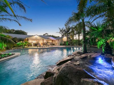 Holiday dream! Spa, Pool, Tennis, In ground tramp!