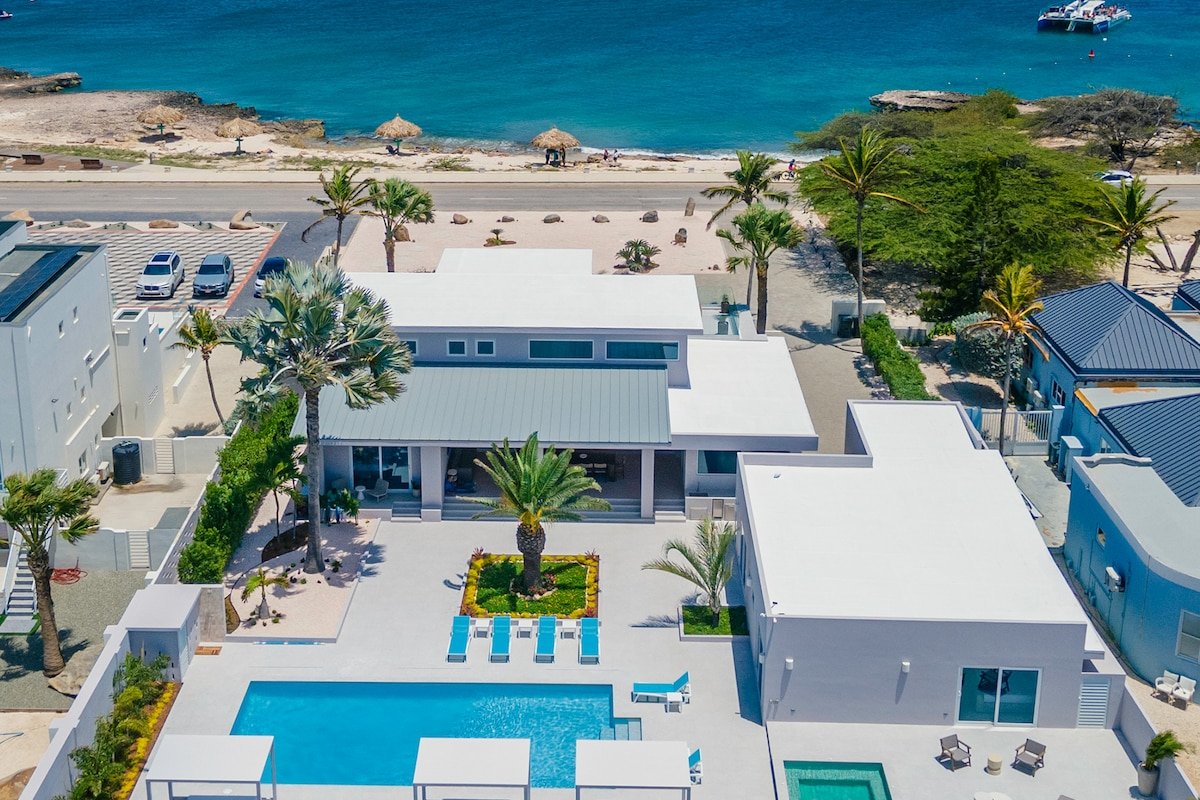 Beachfront Luxury on the Strip 514