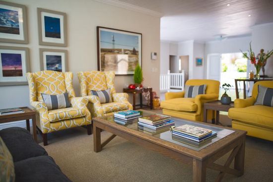 Photo 3 of Bishopscourt Hillwood Villa accommodation in Bishopscourt, Cape Town with 5 bedrooms and 5 bathrooms