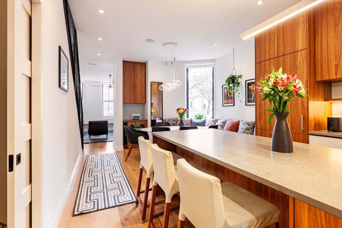 Beautiful new Georgetown home gallery image 4
