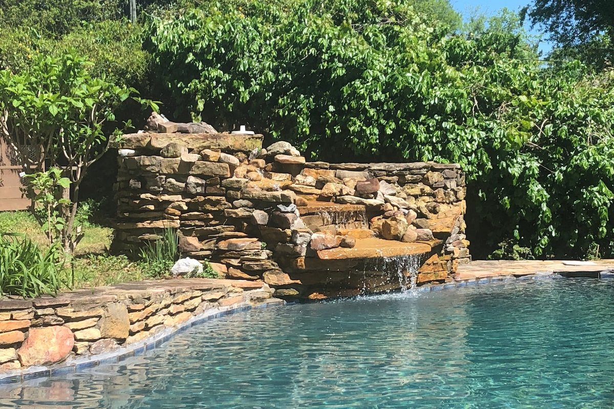 Green Hills Executive Home w/ pool, long term gallery image 2