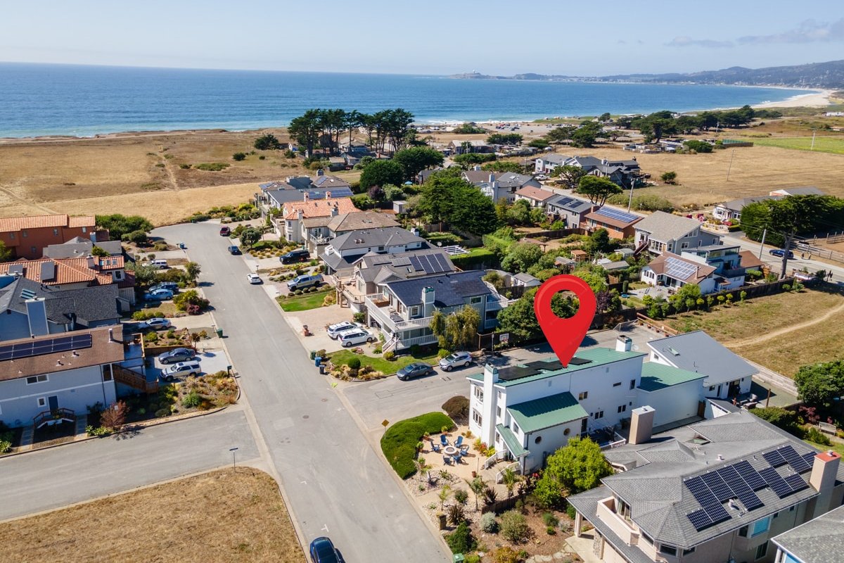 Luxury Beach House near Downtown Main Street gallery image 2